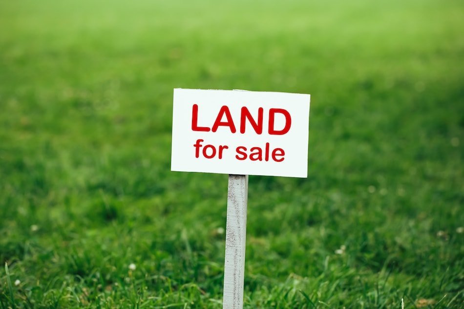 Plot For Sale – 0.8 acre plot in Lavington